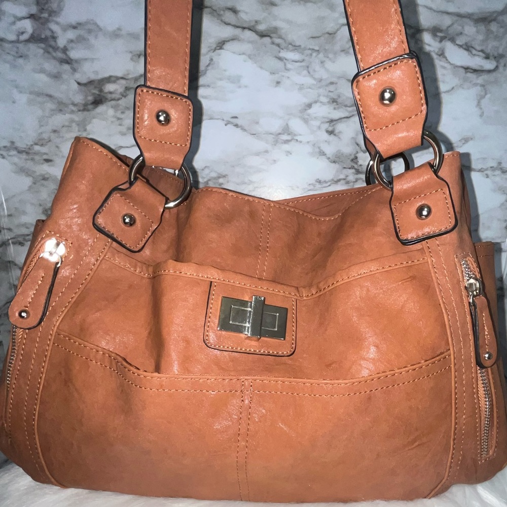 Bueno Handbag